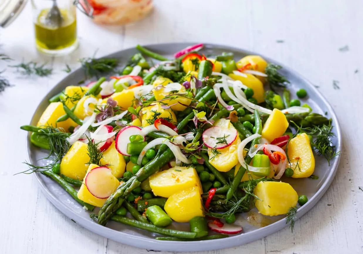 Jakie sałatki do grilla, które zachwycą Twoich gości i są proste w przygotowaniu