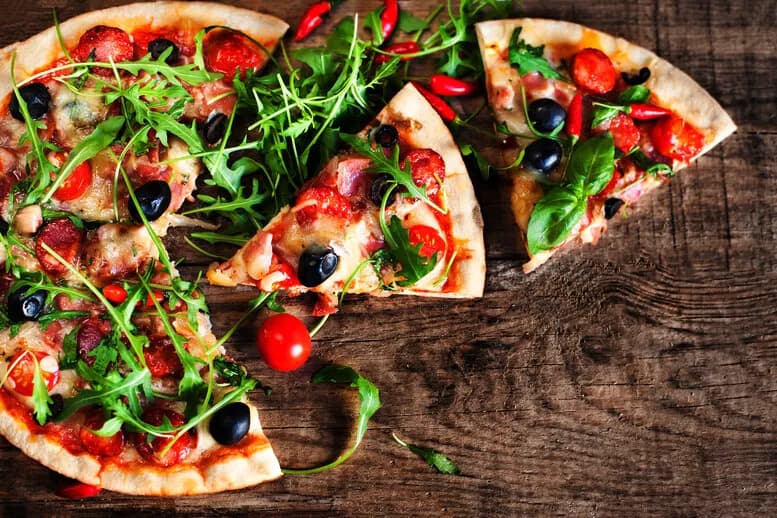 Jak podgrzać pizzę w piekarniku, by nie straciła smaku i chrupkości