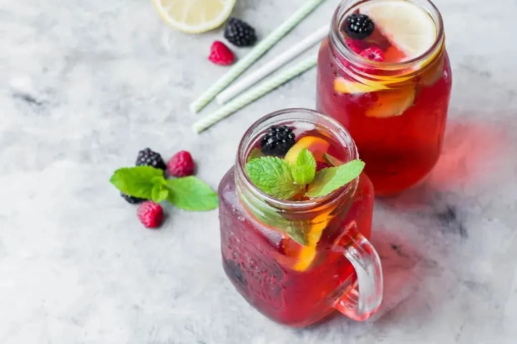 Najlepsze drinki na bazie wódki, które zaskoczą Twoich gości