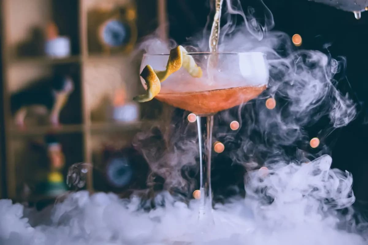 Gdzie kupić suchy lód do drinków? Najlepsze opcje i porady